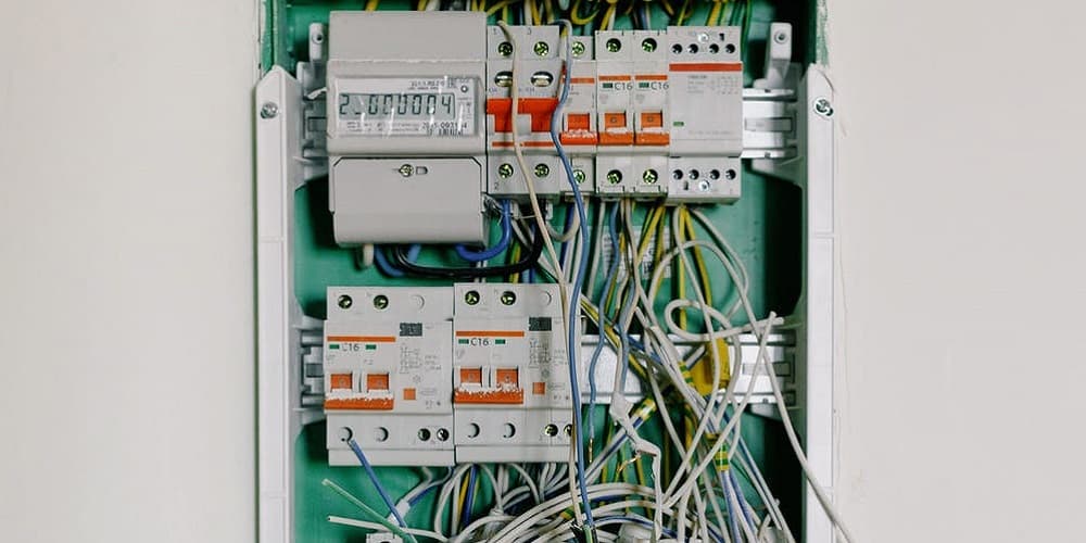 Understanding the difference between GFCI breakers and GFCI receptacles