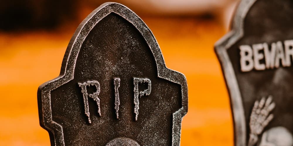 13 Days of Halloween: Cardboard Tombstone!