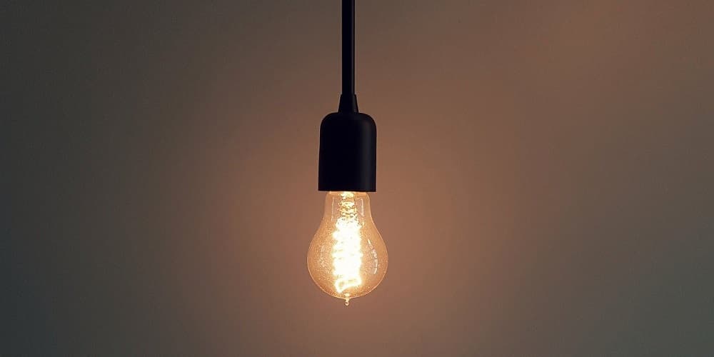 Converting Light Bulb Lifespan Hours to Years