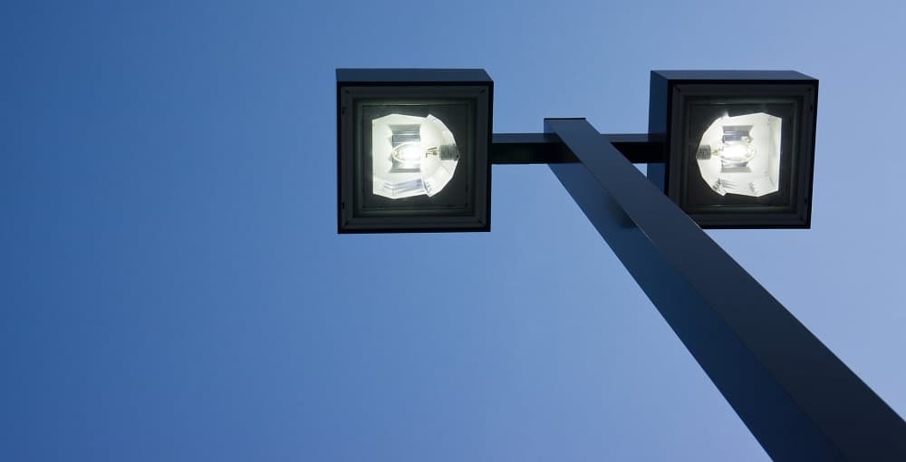 Retrofit Shoebox Street Light Fixture to LED
